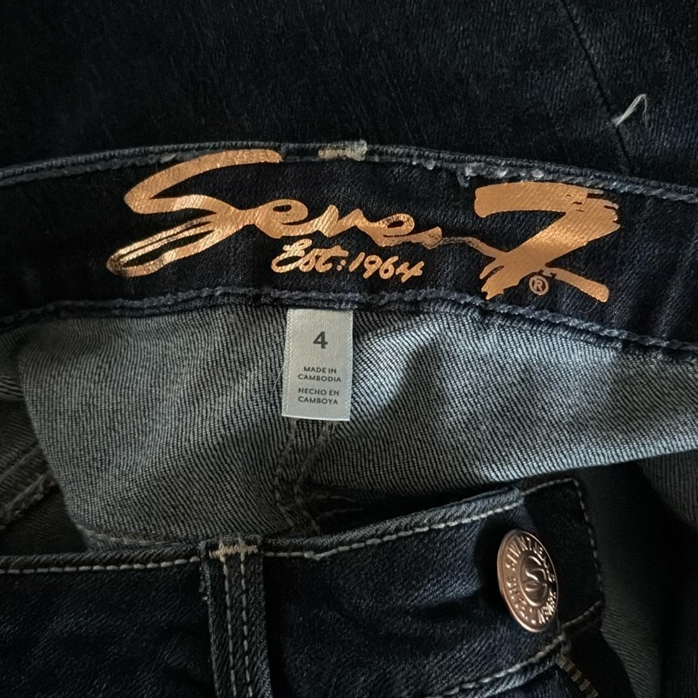 Seven 7 Fashion Jean Size 4 Slim through hip and thigh - High rise - Picture 5 of 5
